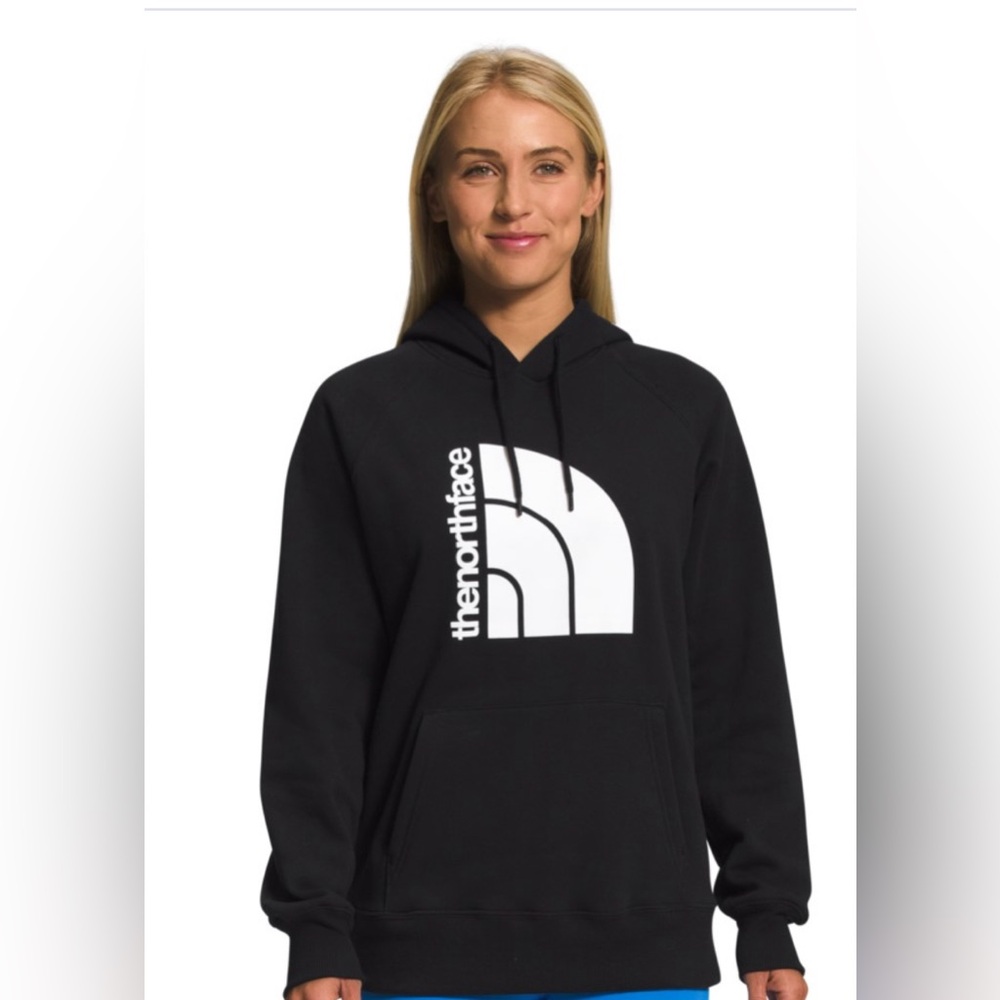 The North Face Jumbo Half Dome Pullover Hoodie for Ladies - TNF Black/TNF White